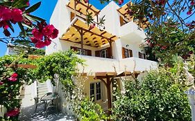 Deluxe Studios & Suites Ageri-Milos
